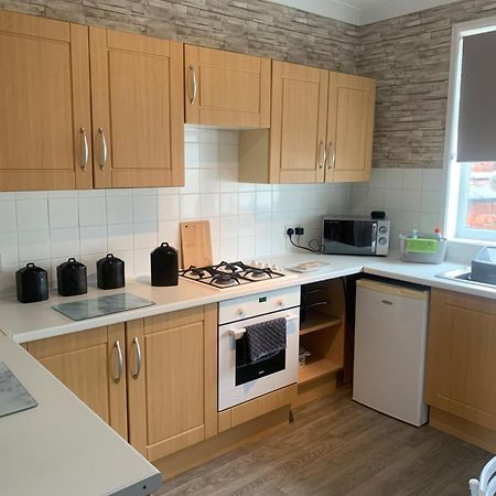 Hewitt Place Крю Екстериор снимка