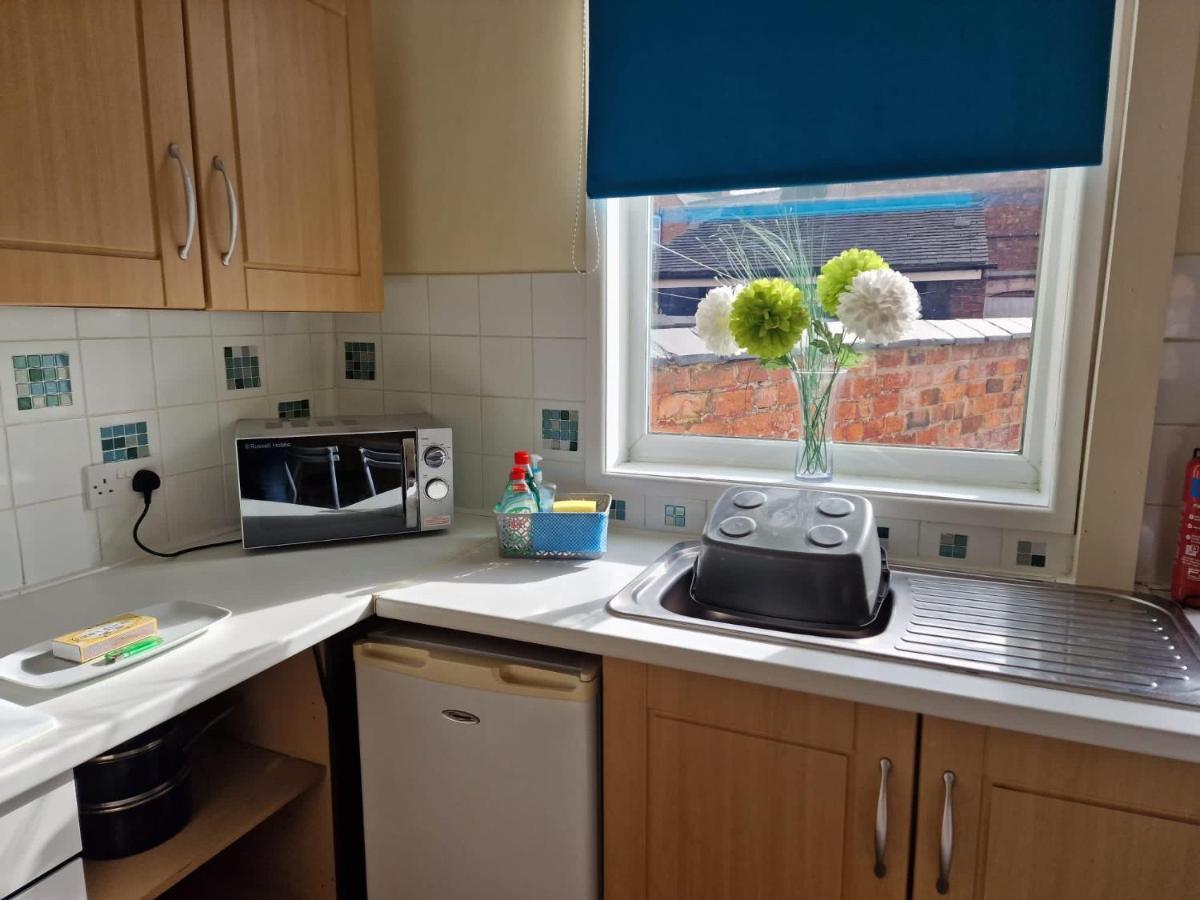 Hewitt Place Крю Екстериор снимка